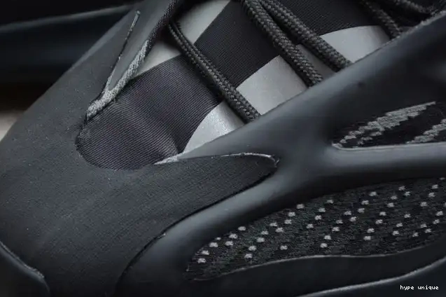 hype Yeezy 700 V3 H67799 Black Adidas Boost 0611